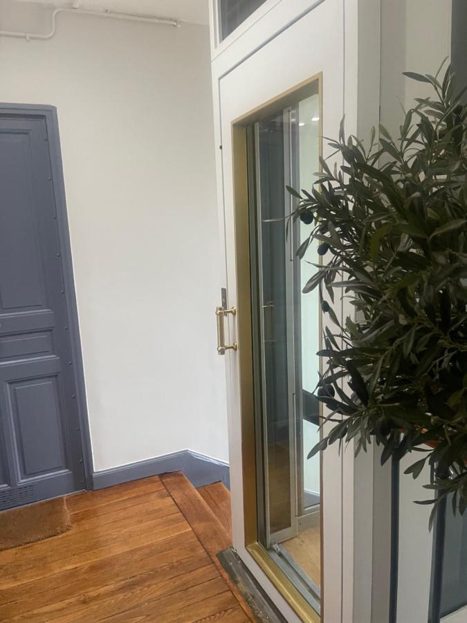 Paris Centre Dernier Etage Vue Ascenseur 아파트 외부 사진